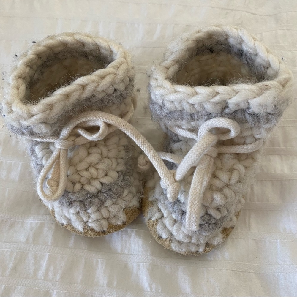 Wool and sheepskin Padraig baby booties